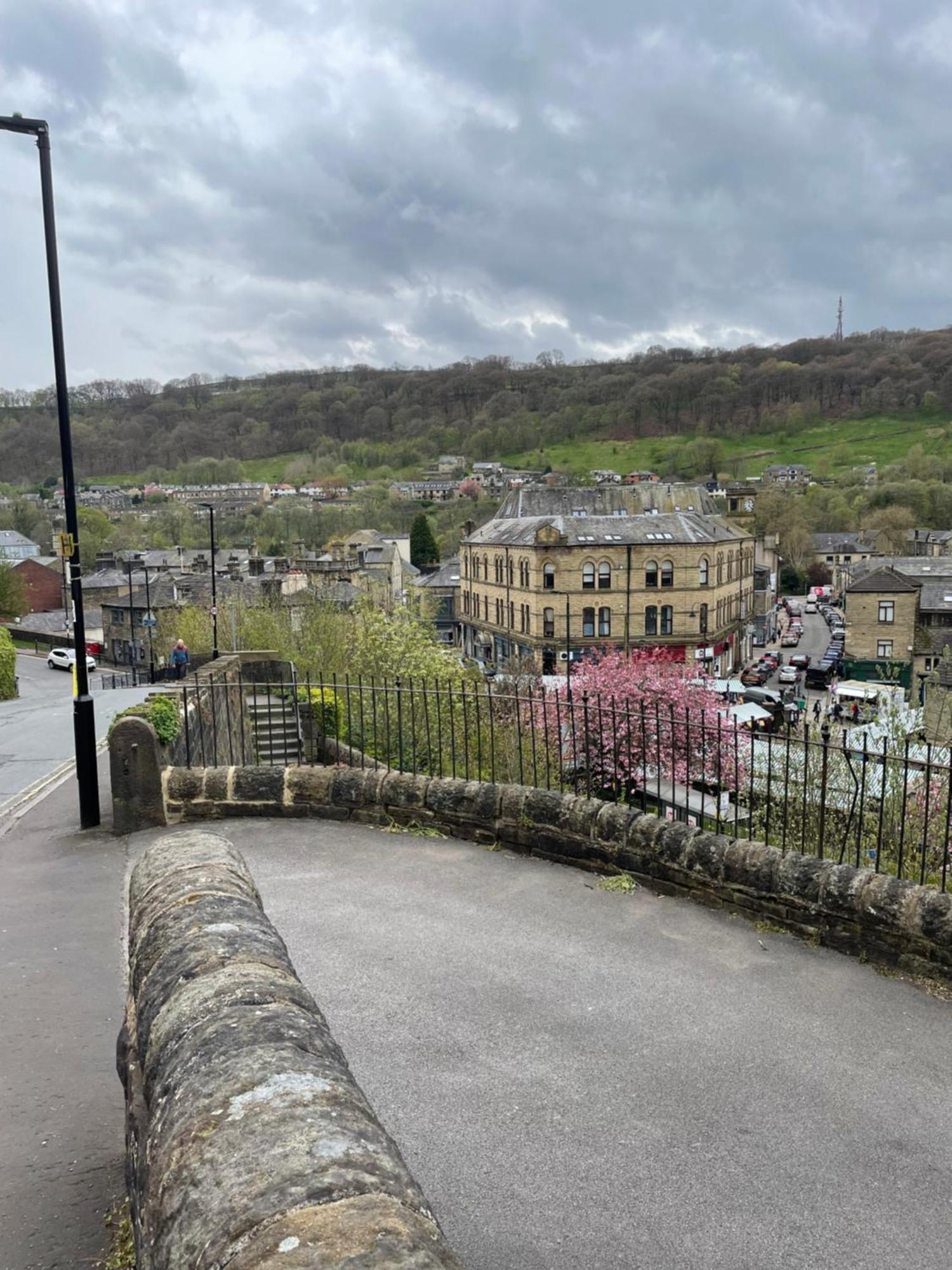 Stylish Apartment In The Centre Of Hebden Bridge. Exterior photo